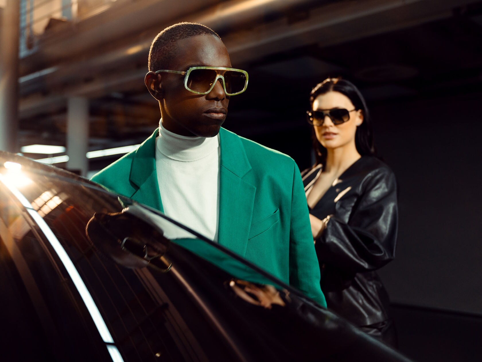 Sunglasses for exclusive visibility